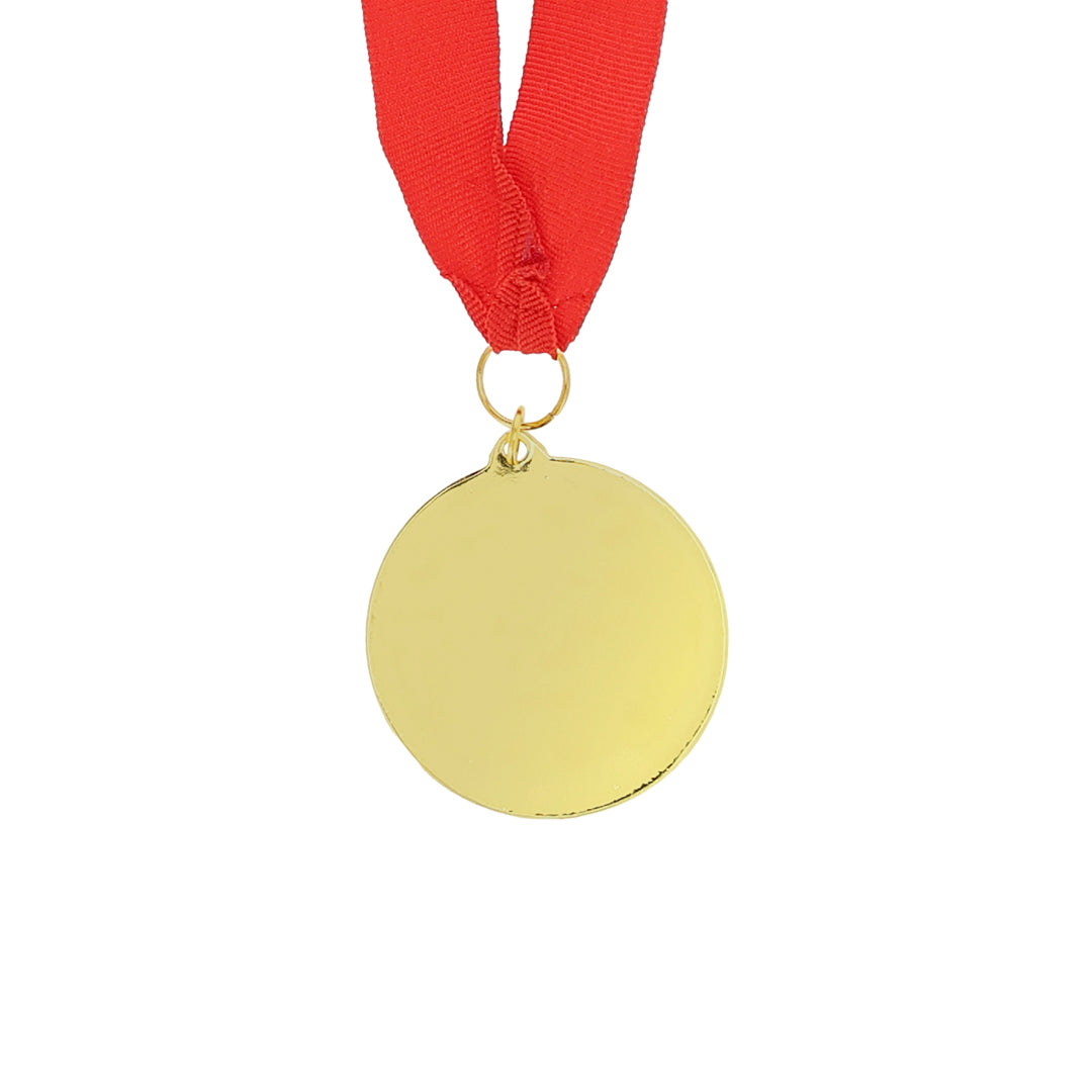 Médaille en métal avec une finition dorée en relief Gussy