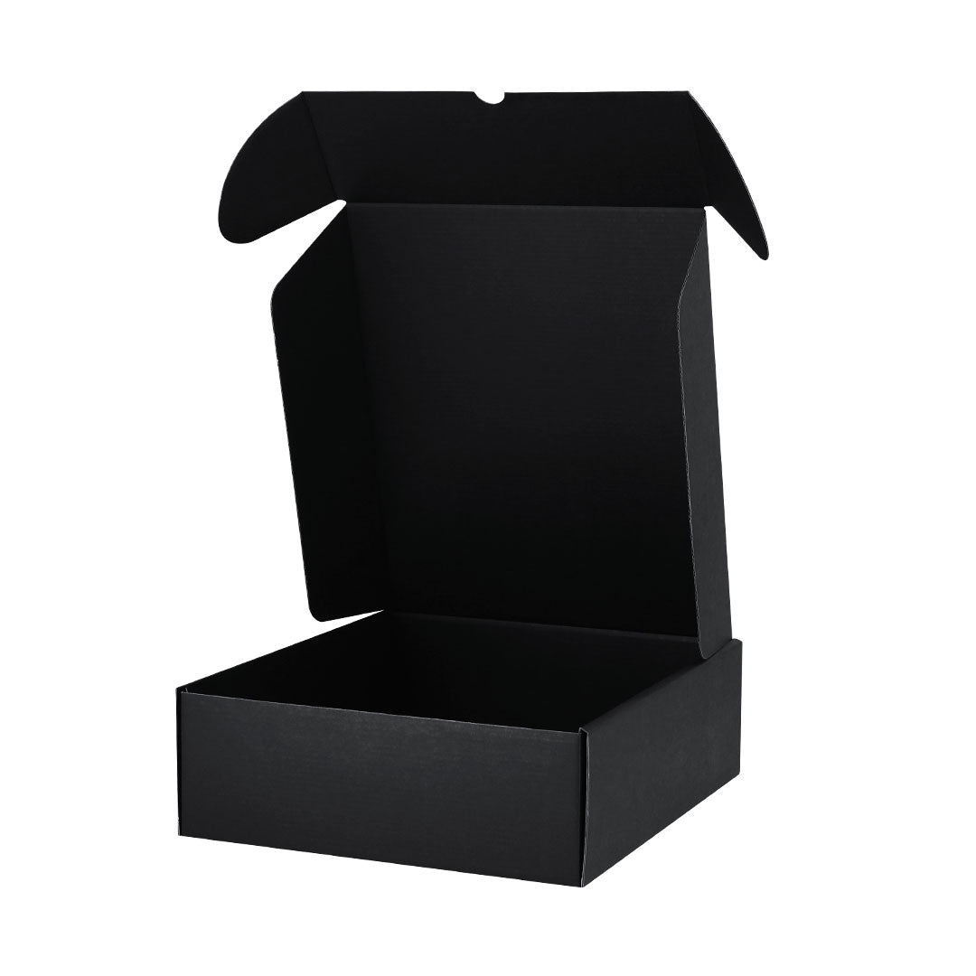 Boîte de présentation XL fabriquée en carton ondulé de couleur noire Halfred