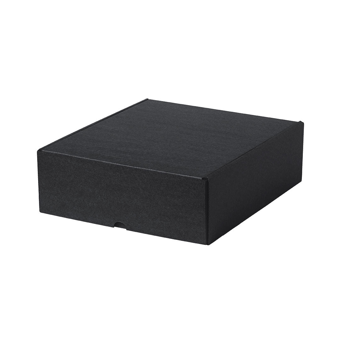 Boîte de présentation XL fabriquée en carton ondulé de couleur noire Halfred