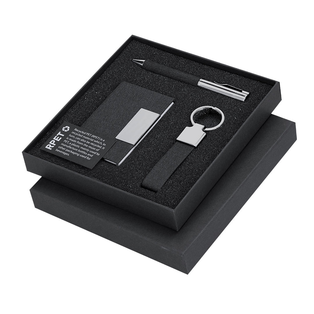 Coffret stylo encre bleue, porte cartes et porte-clés noire en métal en RPET, présenté dans une boîte individuelle noire