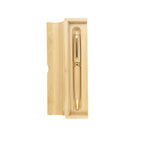 Stylo élégant en bambou naturel et en métal avec finition dorée. Encre bleue, présenté dans un distingué étui en bambou.